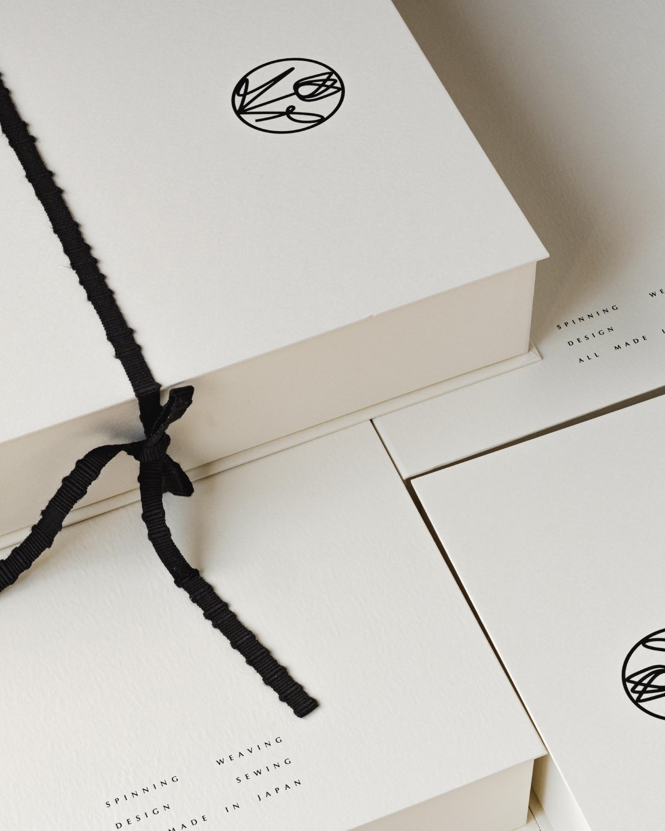 GIFT WRAPPING